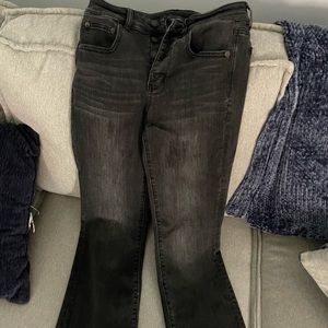 Black American Eagle Frayed Ankle Jeans